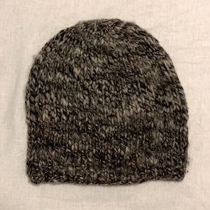 Aritzia Wilfred Free Beanie | Grey